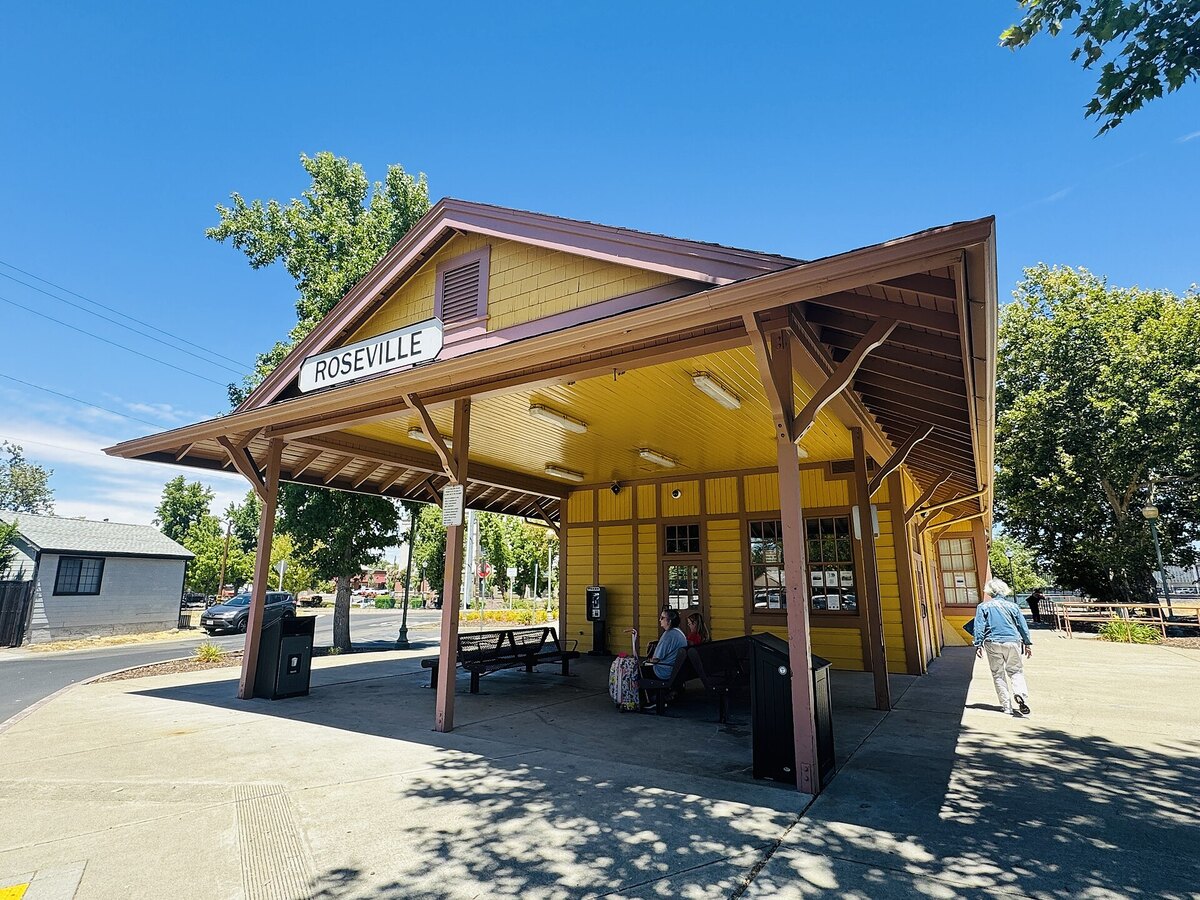 The historic Roseville railroad depot, with the station name on the platform canopy